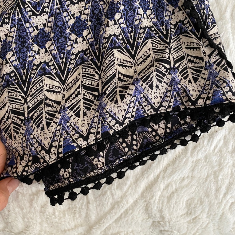 Patterned Romper - Picture 3 of 7